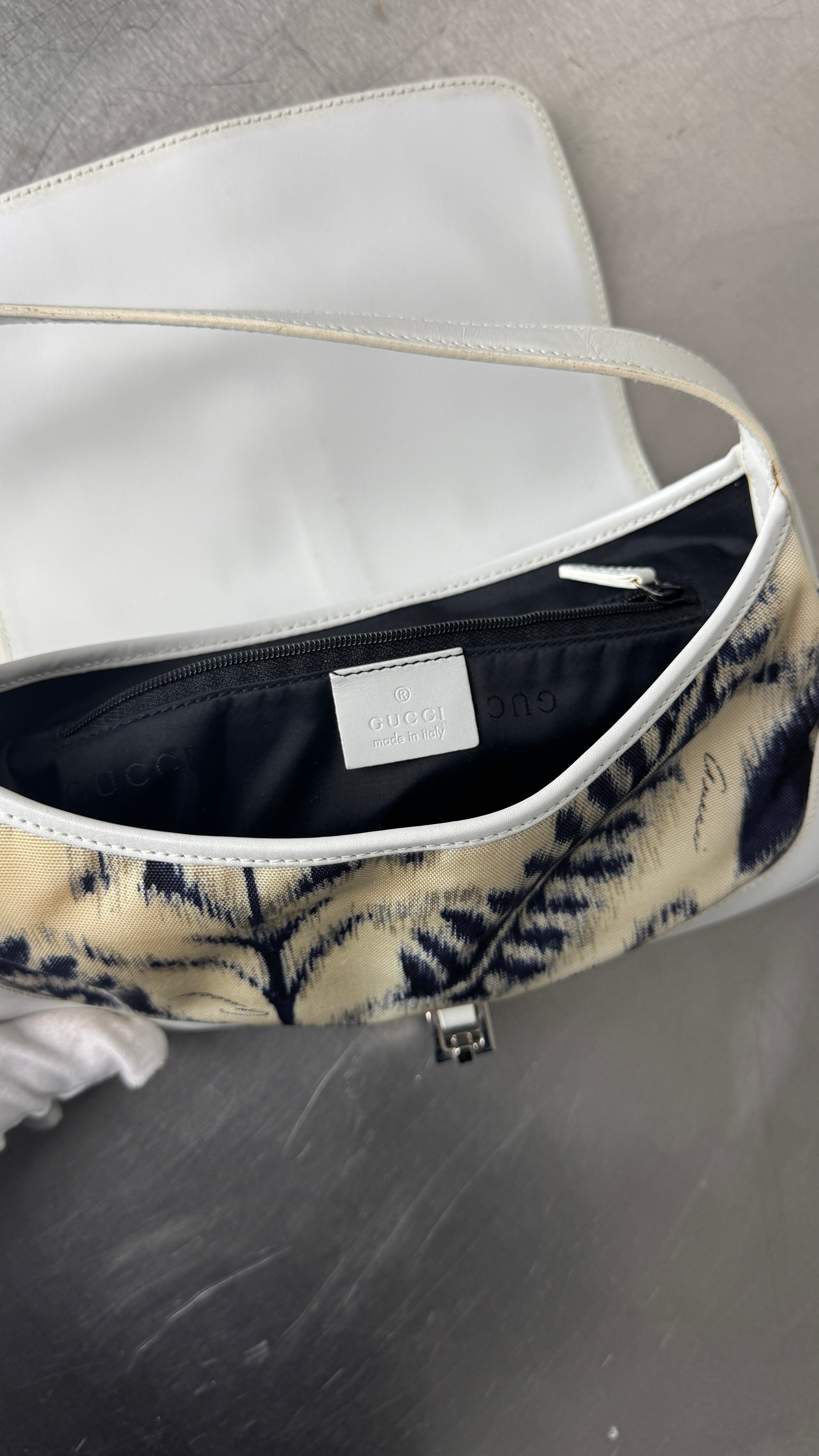 2000's Gucci White Jackie Shoulder Bag
