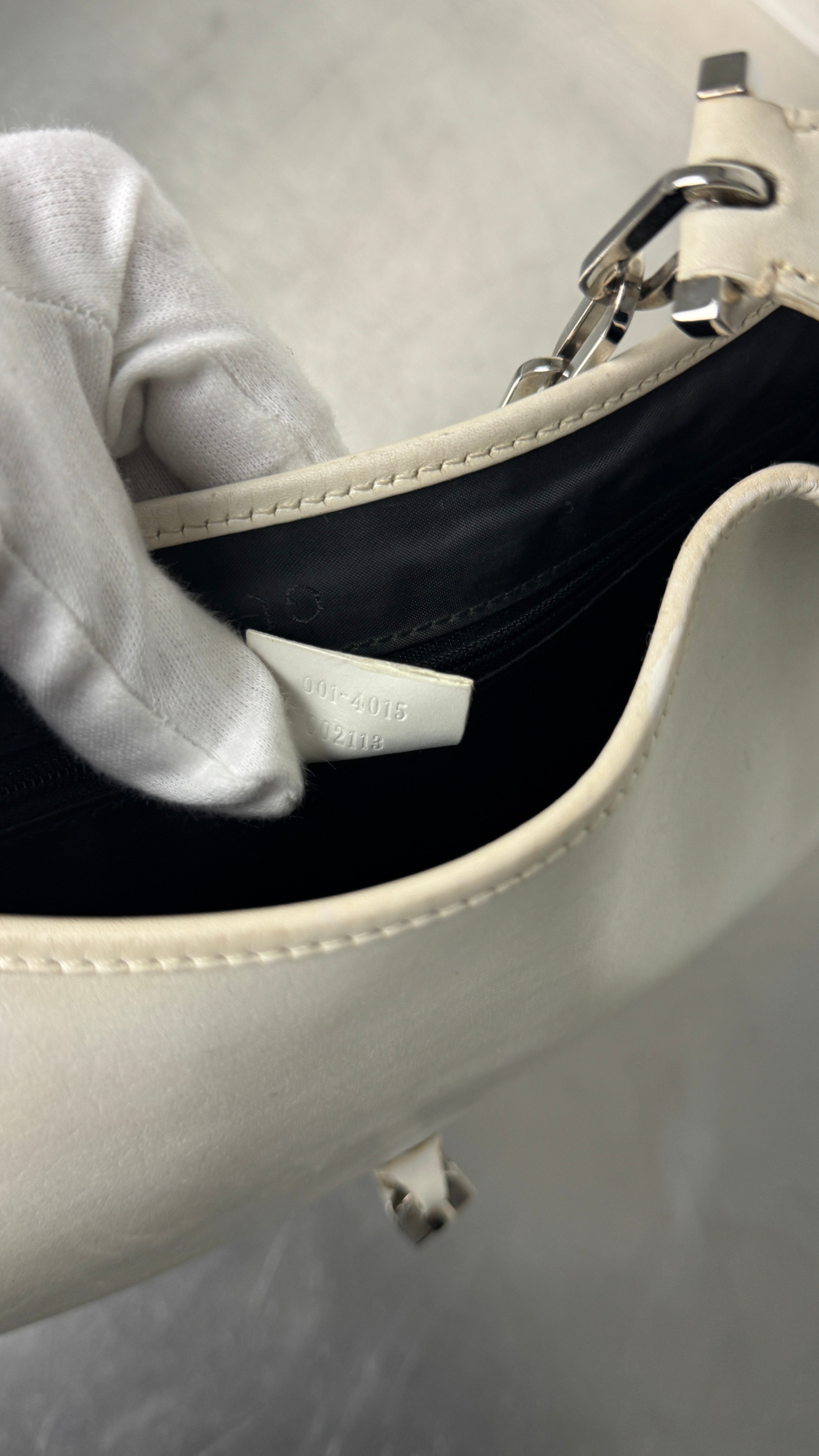 2000's Gucci White Jackie Shoulder Bag